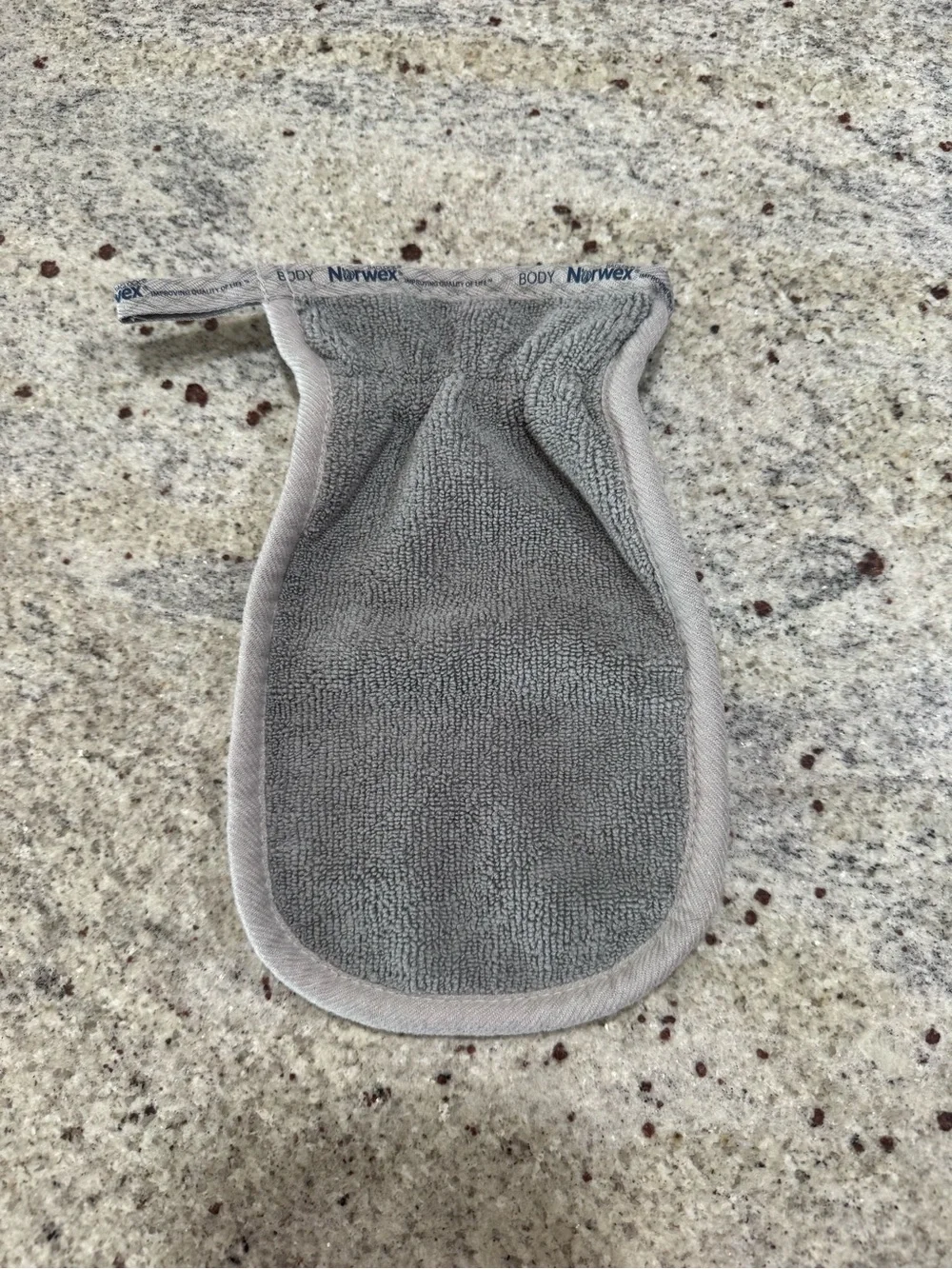 Norwex Grey Body Mitt – Soft Microfiber Bath Mitt